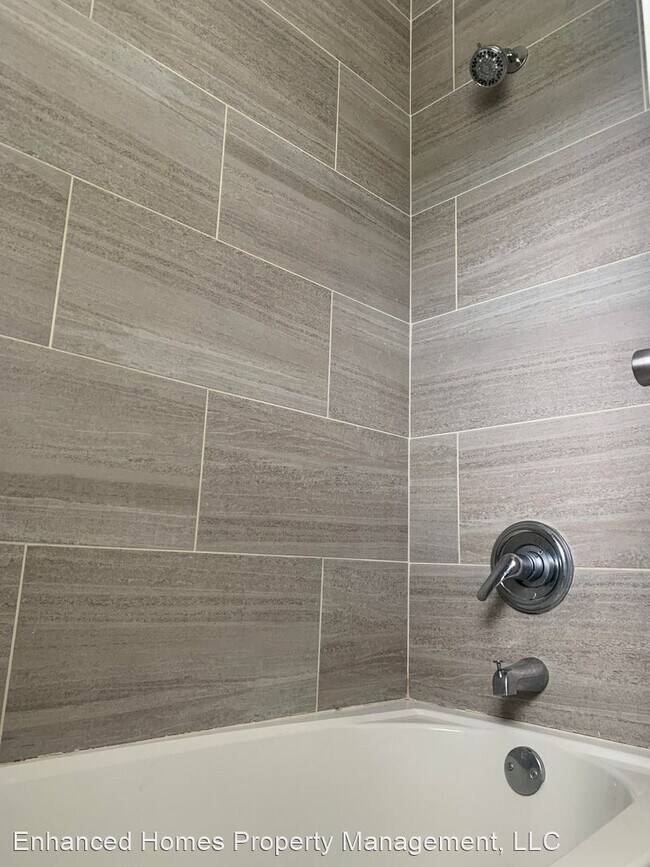 Building Photo - 2722 Magnolia Dr