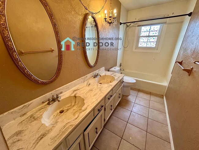 Building Photo - Spacious 5-Bedroom Home with Central Air, Fireplace & Huge Fenced Yard