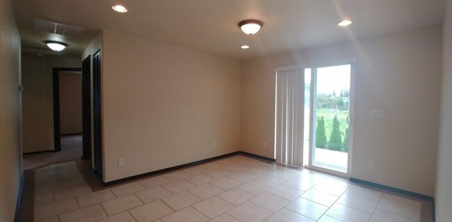 Building Photo - Aberdeen 3 bedroom, 1 bath home