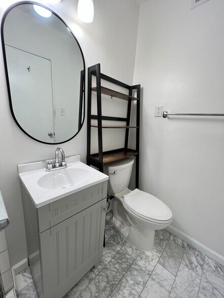 Building Photo - 3660 Peachtree Rd NE