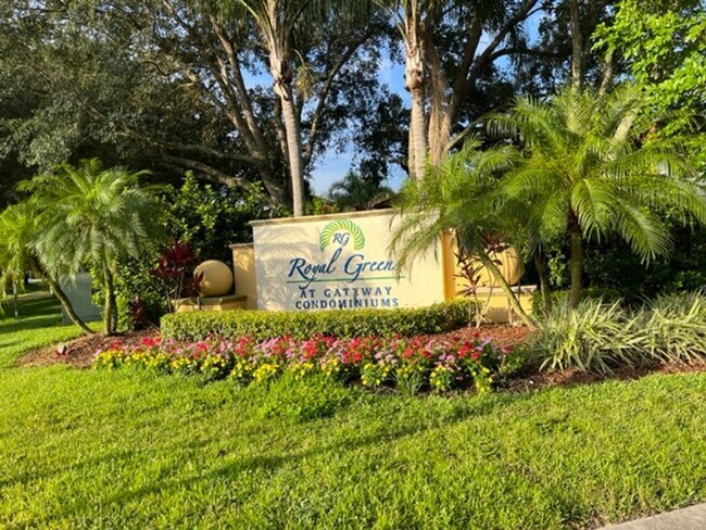 Building Photo - 1 Bedroom + Den Condo in Royal Greens at Gateway – 1st Floor!