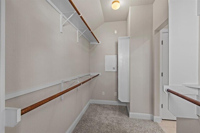 Building Photo - 124 Oakstone Dr