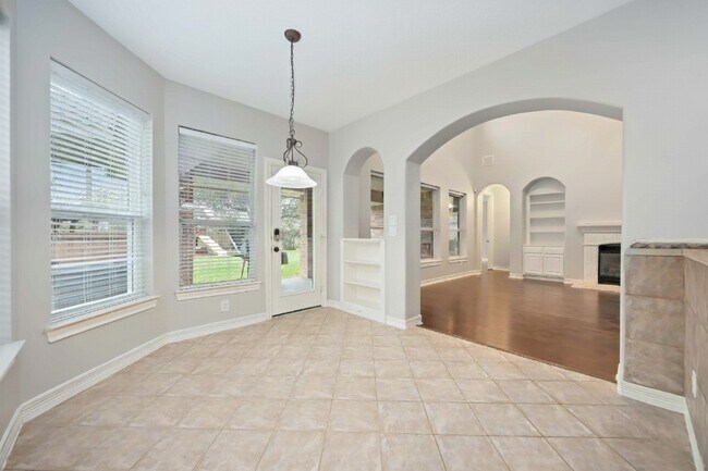 Building Photo - 1402 Chaparral Crossing