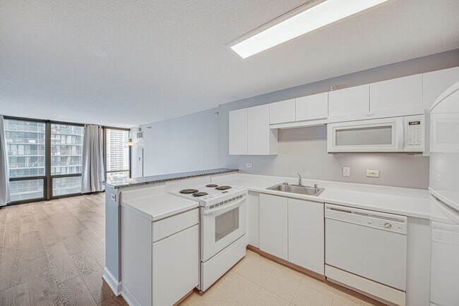 Building Photo - 2 E Erie St