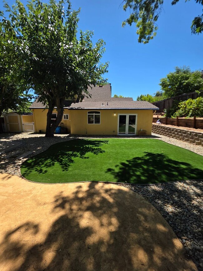 Building Photo - Endearing 4/2 Top of the Line Remodel in Concord's Canterbury Neighborhood