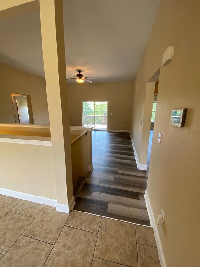 Building Photo - Luxurious 5 Bedroom Home in Woodridge Estates