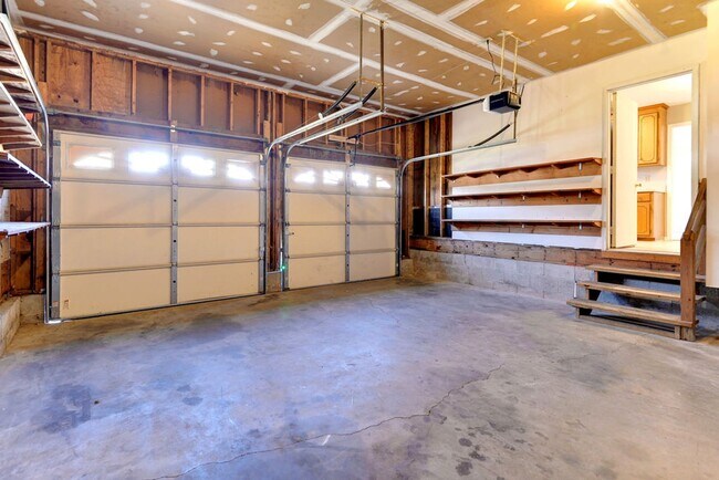 Building Photo - 910 Charlotte Dr