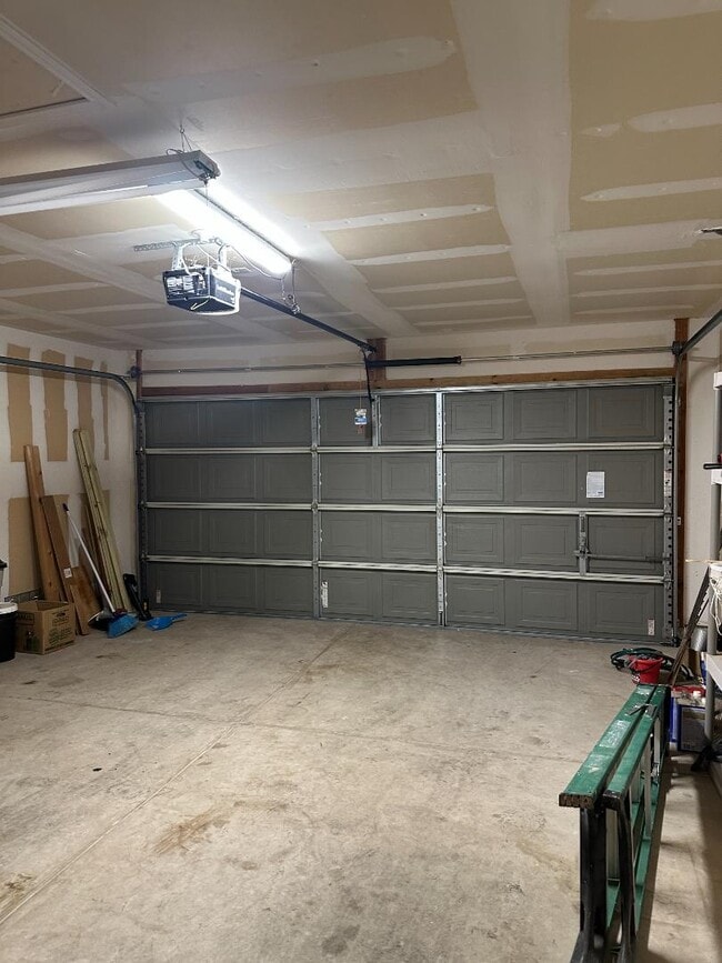 Building Photo - 7727 Barhill Post