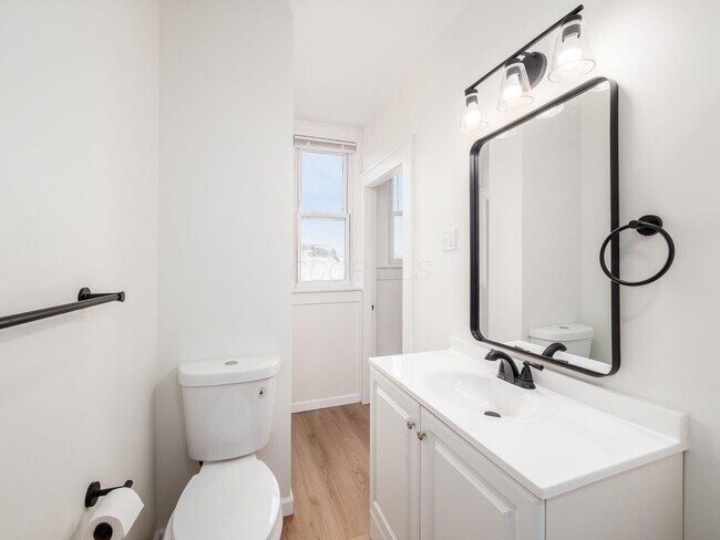 Building Photo - 49 S Liberty St