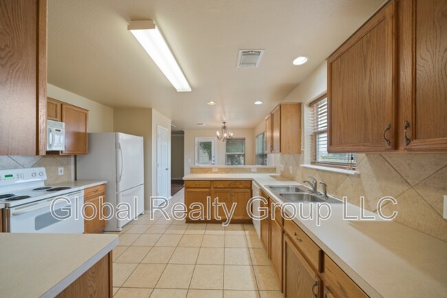 Building Photo - 5804 Black Diamond