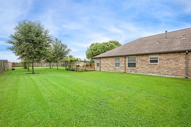Building Photo - 3402 Fox Ct