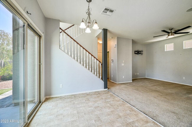 Building Photo - 9406 S 33rd Dr