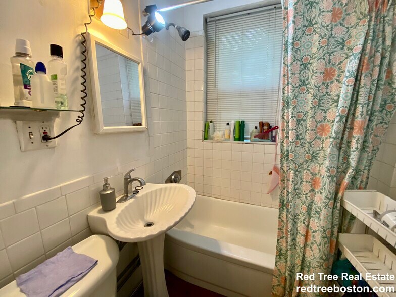 Building Photo - 55 Lanark Rd