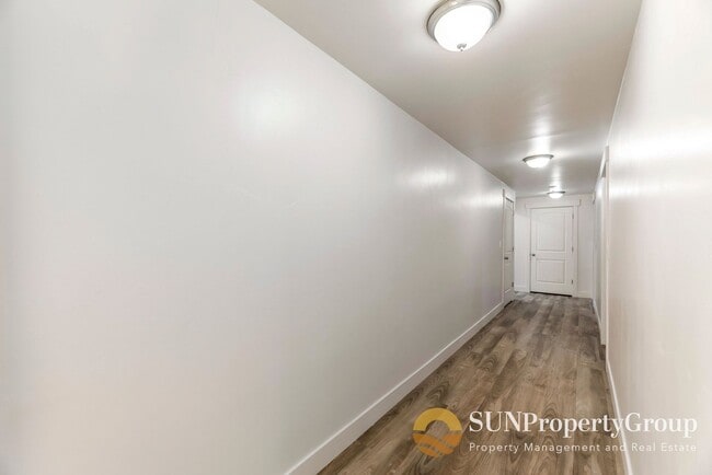 Building Photo - Beautiful Basement  Apartment In Riverton!