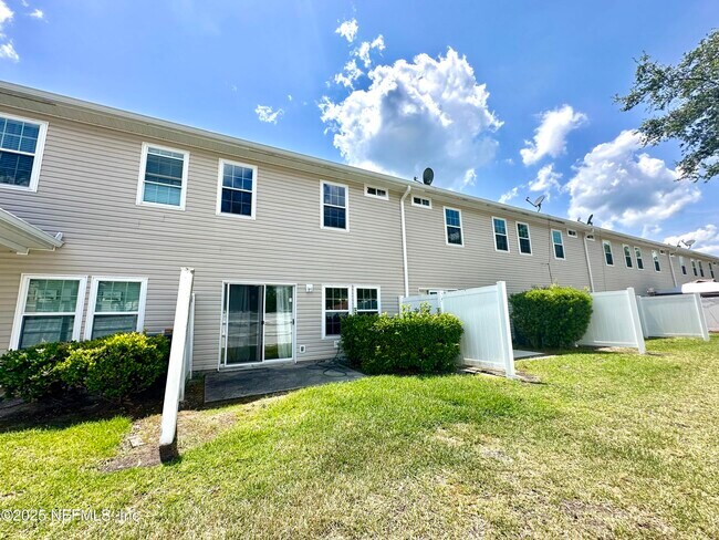 Building Photo - 1659 Biscayne Bay Cir