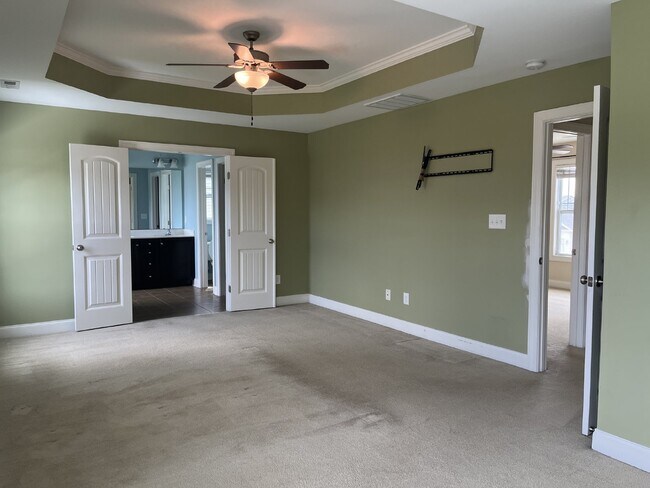Building Photo - 834 Solomon Dr