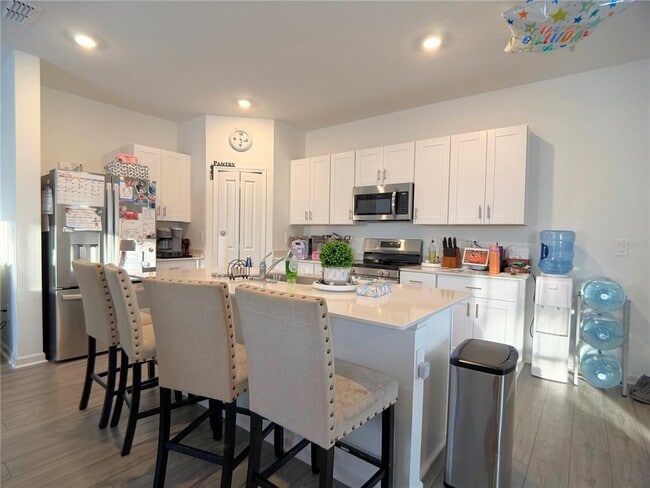 Building Photo - 3656 NE 30th Ter