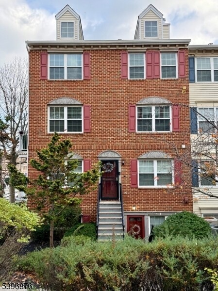 Building Photo - 22 Vaughan Dr