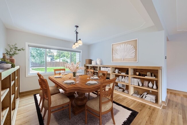 Building Photo - Wonderful West Old Town Home! A must see! ...