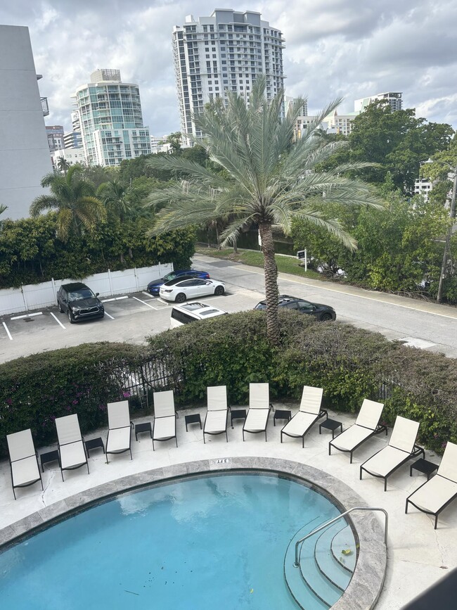 Building Photo - 924 SE 2nd St