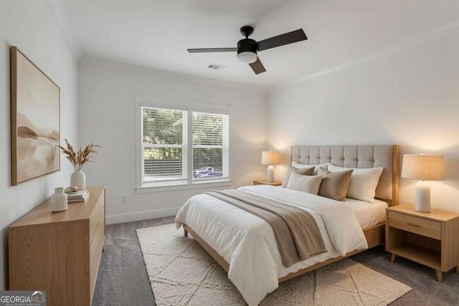 Building Photo - 6181 Shoreland Cir
