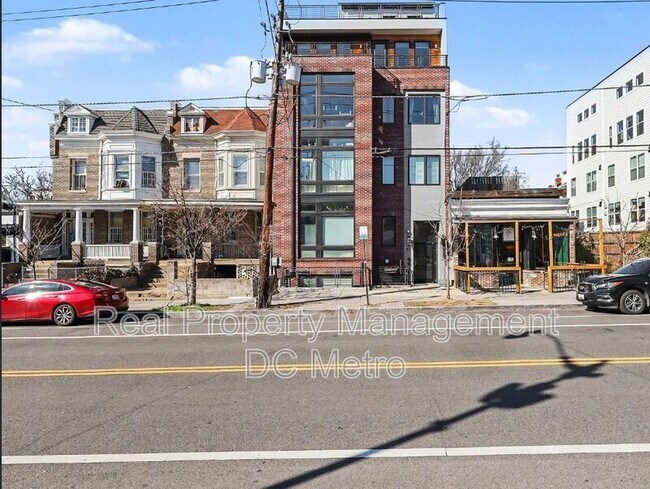 Building Photo - 811 Upshur St NW