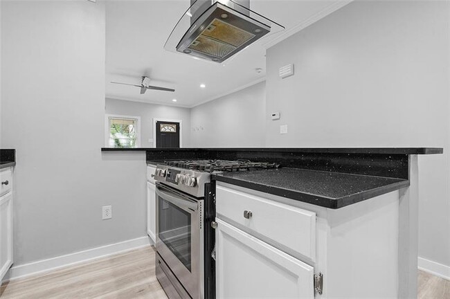 Building Photo - 715 Filbert St