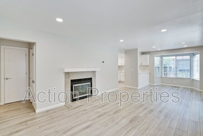 Building Photo - 2091 San Luis Ave