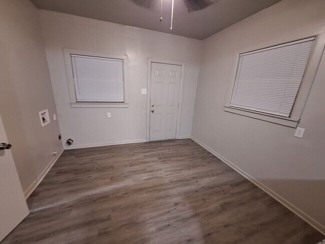 Building Photo - 1142 Grape St