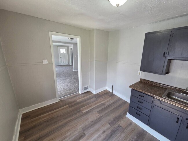 Building Photo - 3081 E 67th St