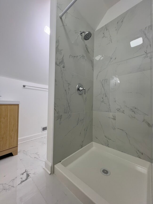 Building Photo - 4537 S Hermitage Ave