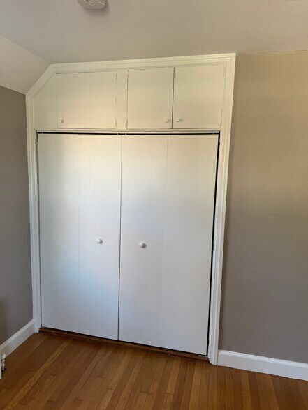 Building Photo - 1640 Whitney Ave