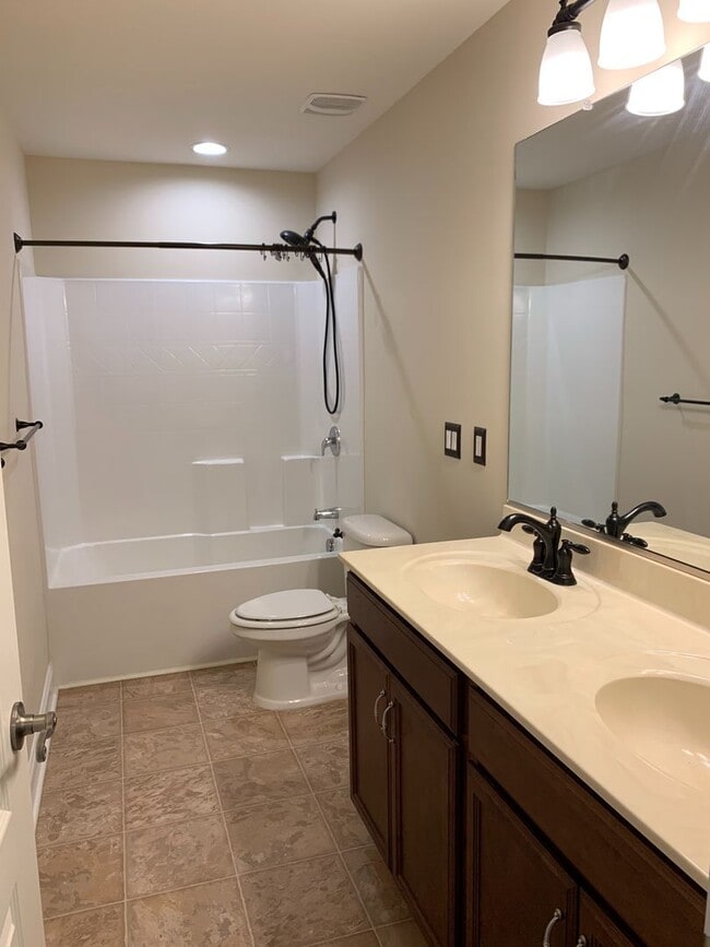 Building Photo - Whitsett / Brghtwood Farms