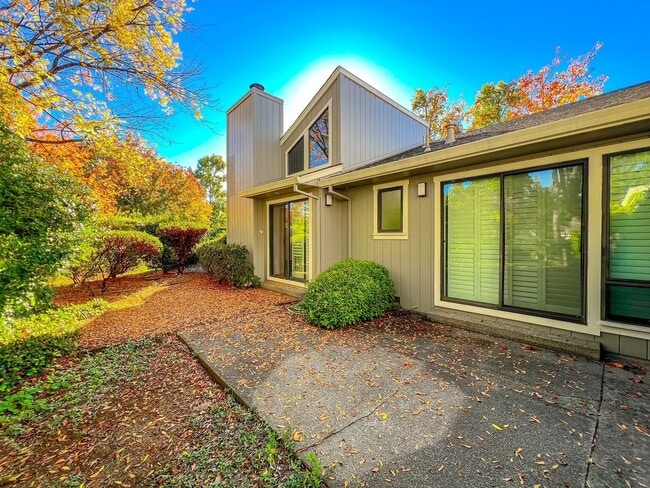 Building Photo - St. Helena – Spacious Two-Bedroom, Two-Bathroom Condo