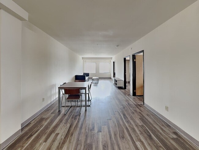 Building Photo - 200 Stanton Ave