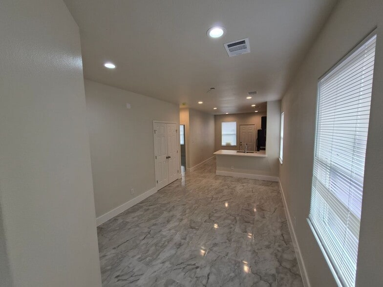 Building Photo - 9745 Black Gum