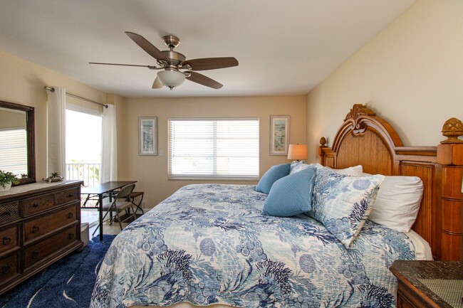Building Photo - ** 2/2 ON THE BEACH CONDO WITH SPECTACULAR...