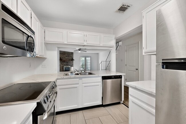 Building Photo - 46 Abbey Rd