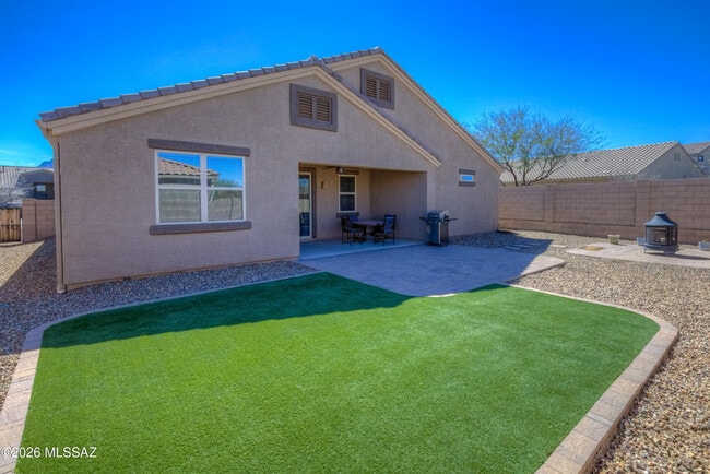 Building Photo - 9116 W Silver Cholla Dr