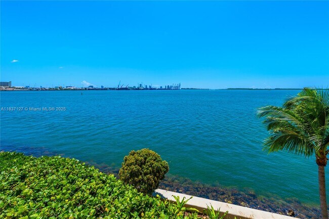 Building Photo - 808 Brickell Key Dr