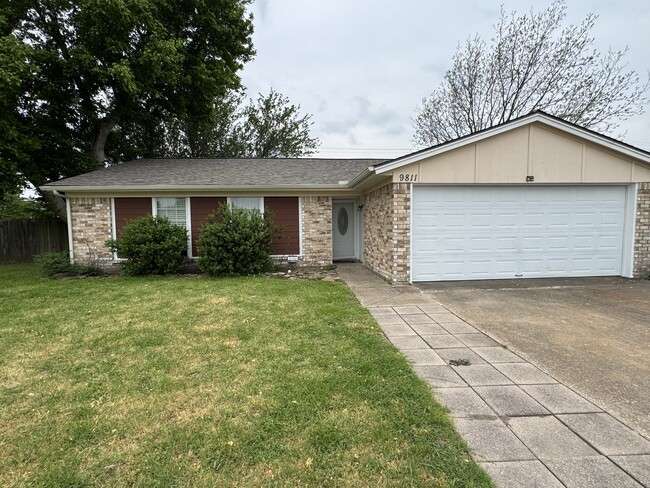 Building Photo - 9811 Claudett Ct
