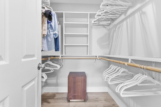 Building Photo - Move-In Ready, 3-Bedroom Fully Furnished Retreat with 3 Bathroom in Keaau Paradise!"