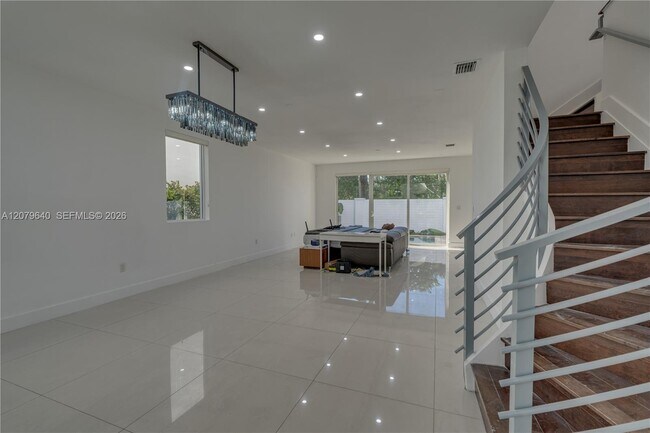 Building Photo - 9870 NW 74th Terrace