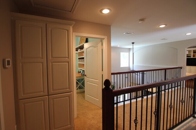 Building Photo - Lease Takeover Opportunity Available: Stun...