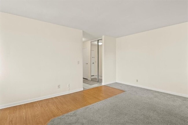 Building Photo - 2501 East Ave