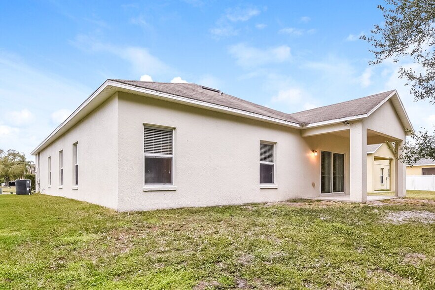 Building Photo - 344 Marathon Ln