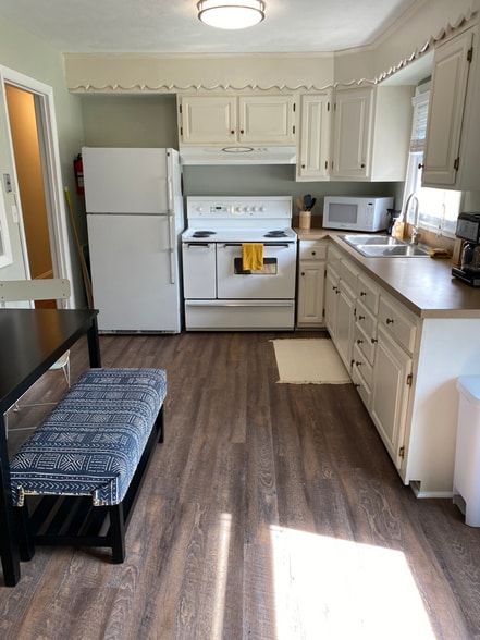 Building Photo - 2008 3rd Loop Rd