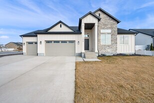 Building Photo - 1605 S 1100 W