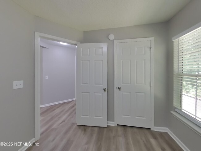 Building Photo - 1020 Woodbridge Hollow N