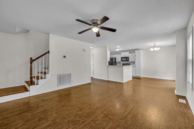 Building Photo - 2701 Hidden Ridge Ct